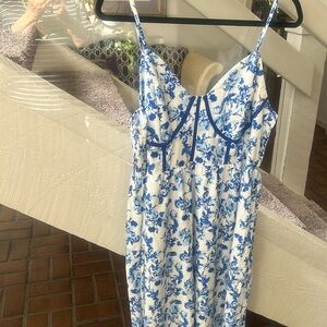 NWOT Blue roses party dress with corset outline Xl